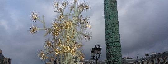 Place Vendôme is one of 「带一本书去巴黎」.