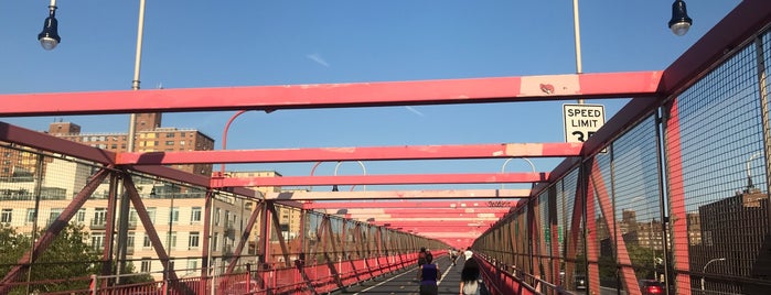 Williamsburg Bridge is one of Jeeleighanne’s Liked Places.