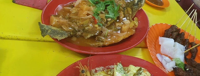 King Ikan Bakar Pantai Morib is one of Makan @ Sbk. Bernam/K. S'gor/K. Langat #1.