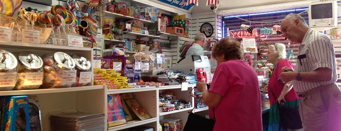 Bobb Howard's General Store is one of Kimmie's Saved Places.