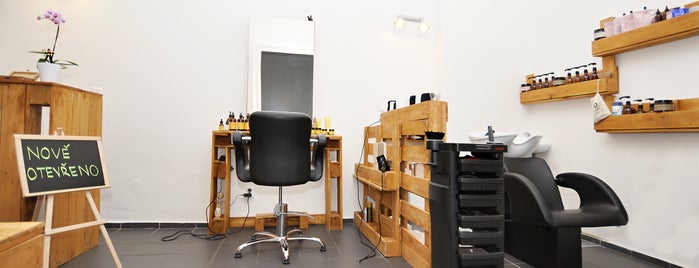 Jan Rybář Hair Studio & Gallery is one of Orte, die Martina gefallen.