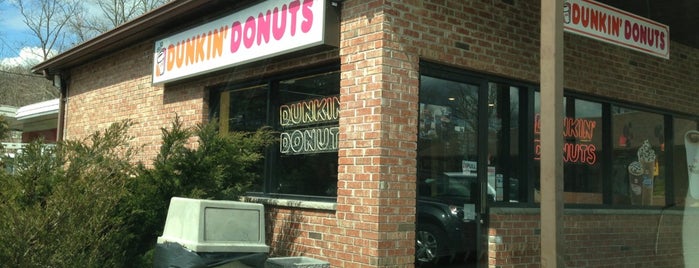 Dunkin' is one of Tempat yang Disukai IS.