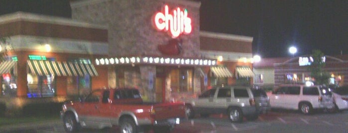 Chili's Grill & Bar is one of Tempat yang Disukai Rick.