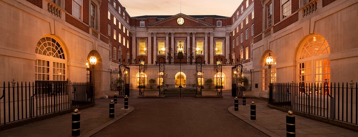 BMA House is one of Lugares favoritos de Henry.