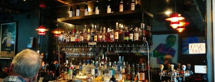 Bar 821 is one of Lugares guardados de Craig.