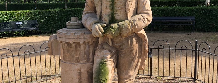 James Watt Statue is one of Skotsko.