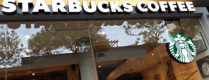 Starbucks is one of Tempat yang Disukai Juan Manuel.