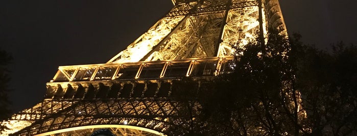 Tour Eiffel is one of Lieux qui ont plu à Ana Beatriz.