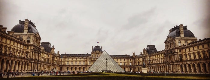 Louvre Müzesi is one of Ana Beatriz'in Beğendiği Mekanlar.