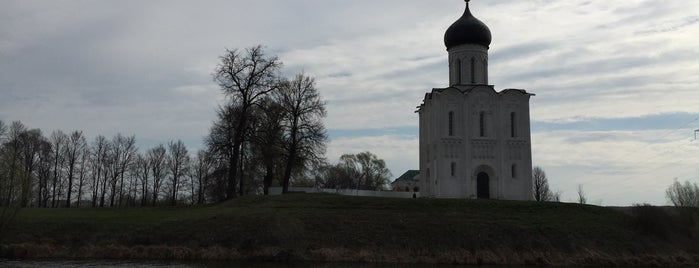 Церковь Покрова на Нерли is one of Lieux qui ont plu à Дмитрий.