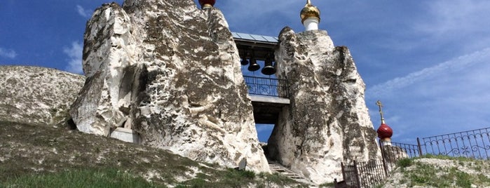 Костомаровский Спасский монастырь is one of Дмитрийさんのお気に入りスポット.