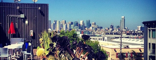 creativeLIVE Rooftop Patio Bar is one of Orte, die Liza gefallen.