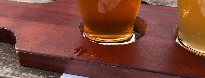 Koi Pond Brewery is one of Lugares favoritos de Olivia.