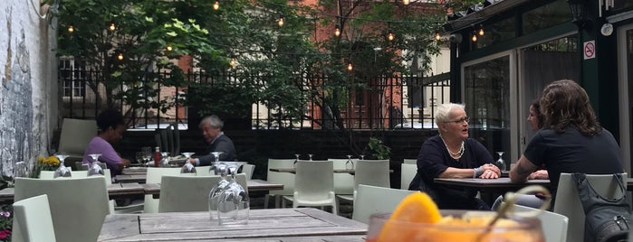 A.O.C. L'aile ou la Cuisse is one of NYC: Outdoor seating.
