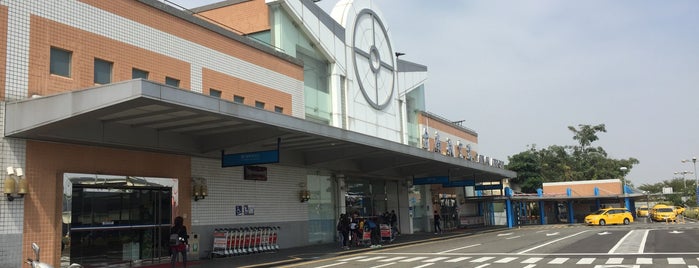 台南国際空港 (TNN/RCNN) is one of Taiwan.
