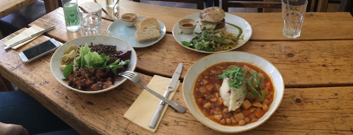 Green Rocket Cafe is one of Kostas'ın Beğendiği Mekanlar.