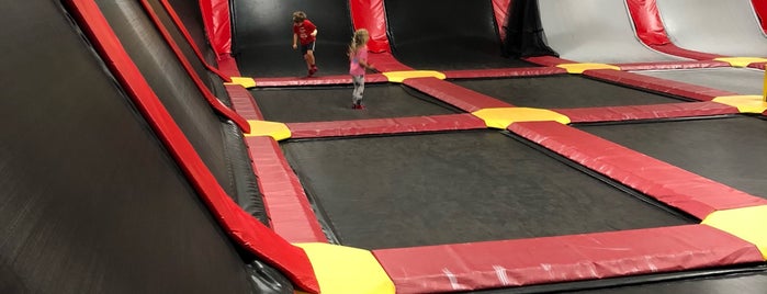 Xtreme Trampoline Park is one of Lugares favoritos de Jenny.