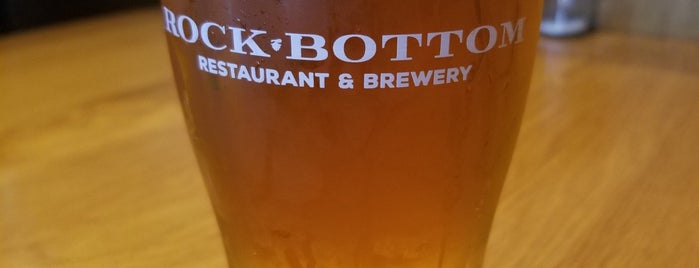 Rock Bottom Restaurant & Brewery is one of Irish Pubs/ Sports Bars.