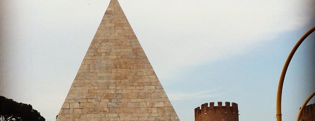 Piramide Cestia is one of Luoghi Misteriosi d'Italia.