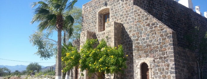 Plaza Central Mulegé is one of Roberta'nın Beğendiği Mekanlar.