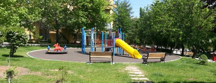 Kardelen Parkı is one of ALIŞVERİŞ MERKEZLERİ.