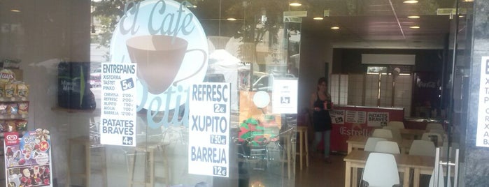 El Cafe Petit is one of สถานที่ที่ joanpccom ถูกใจ.