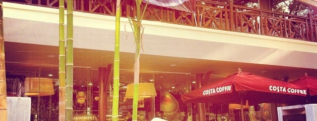 Costa Coffee is one of สถานที่ที่ Andre ถูกใจ.