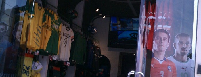 The Soccer Shop is one of Wesleyさんのお気に入りスポット.