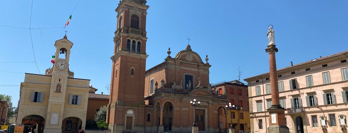 Piazza XX Settembre is one of Castello San Pietro Terme.