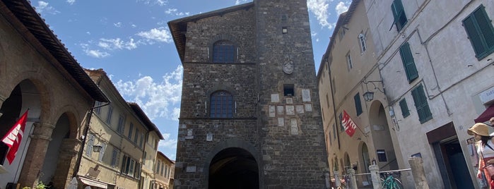 Montalcino is one of Lieux qui ont plu à Antonio Carlos.