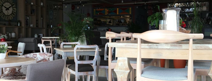 Red Pan Cafe & Bar Brasserie is one of Bodrum.