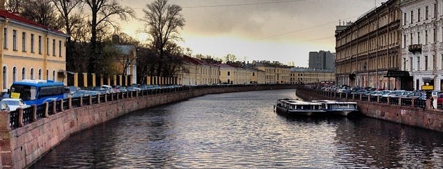 Moyka River is one of Lugares favoritos de Alexandra.