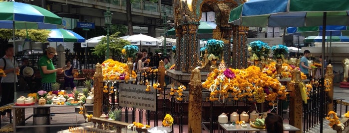 Erawan Shrine is one of タイ旅行.