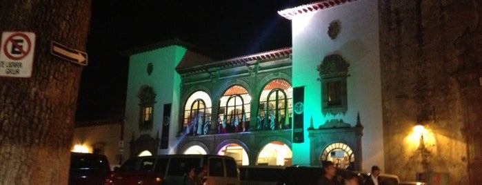 Cine Teatro Emperador Caltzontzin is one of Tempat yang Disukai Raul.