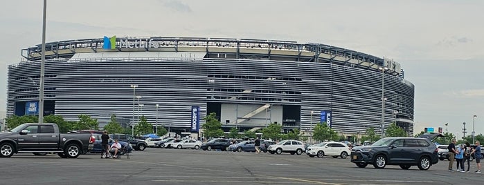 MetLife Parking Lot L is one of Cool places to visit.