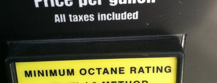 Costco Gasoline is one of Orte, die Scott gefallen.