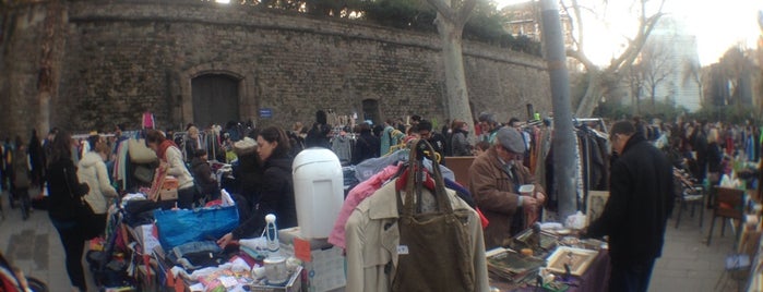 Flea Market Barcelona is one of Bcn.