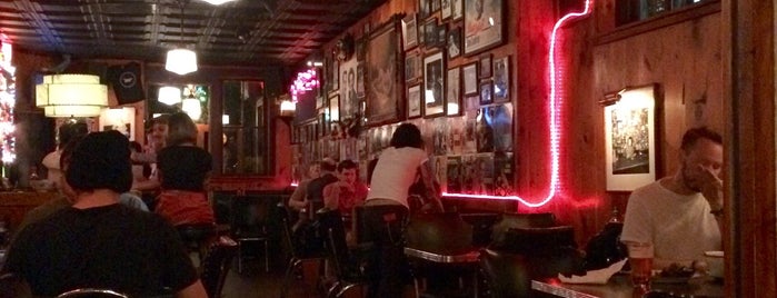 Boston bar crawl