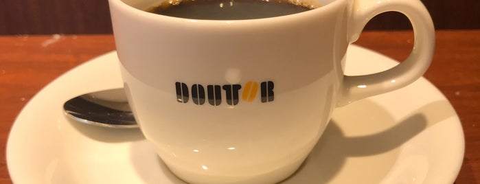 Doutor Coffee Shop is one of Tempat yang Disukai MK.