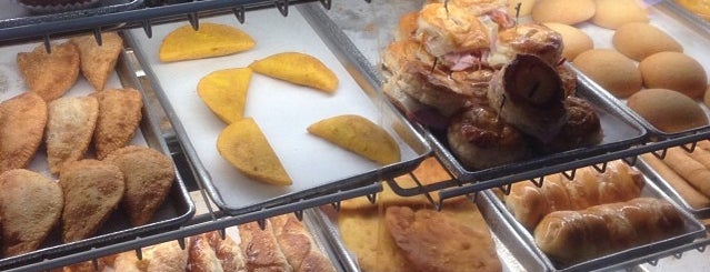 La Sin Rival Bakery is one of Lugares favoritos de Sandra.