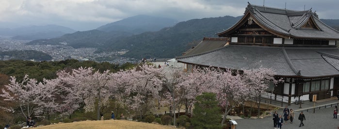 将軍塚青龍殿 is one of Kyoto.