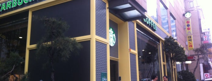 Starbucks is one of สถานที่ที่ Inho ถูกใจ.