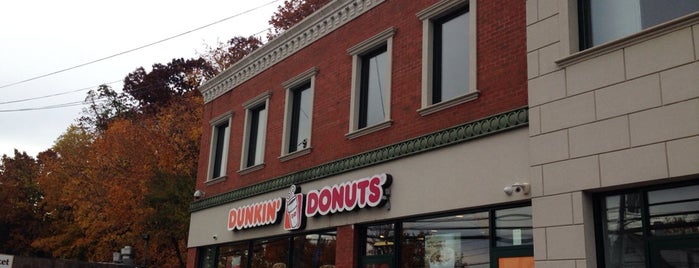Dunkin' is one of Tempat yang Disukai Lizzie.