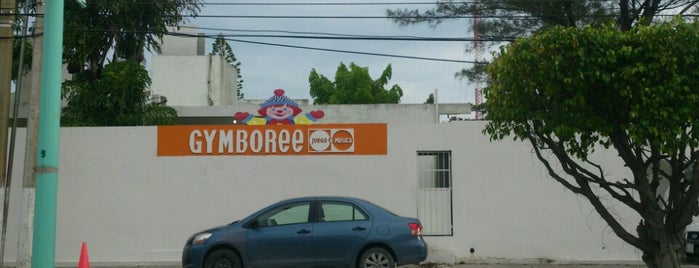 Gymboree is one of Orte, die Rajuu gefallen.