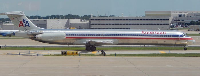 St. Louis Lambert International Airport (STL) is one of Airports With Good Planespotting.