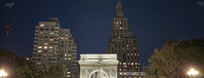 Washington Square Arch is one of Locais curtidos por David.