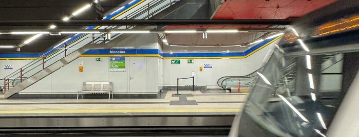 Metro Moncloa is one of Estación Metro/Renfe.