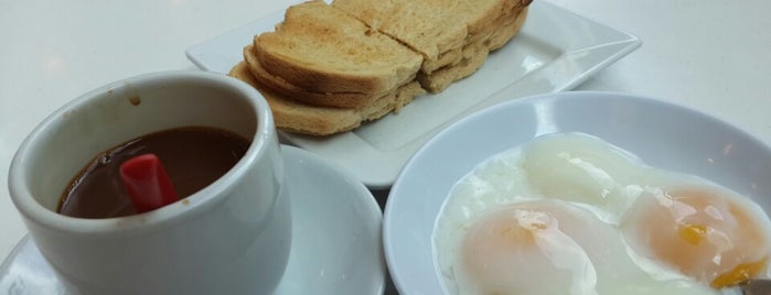 Breakfast near Days Singapore