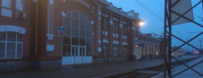 Станция «Синельниково-1» is one of Залізничні вокзали України.