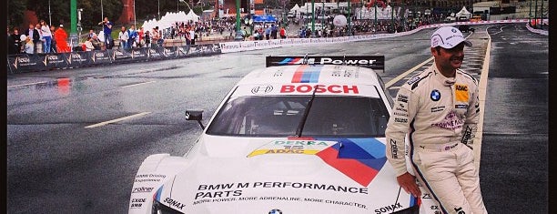 Moscow City Racing 2013 is one of สถานที่ที่ Evgeniia ถูกใจ.